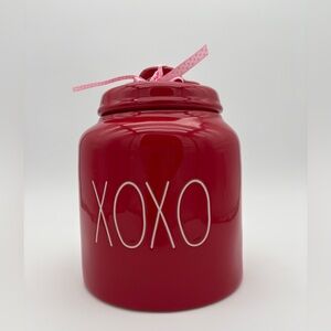 Pre Owned Rae Dunn Artisan Collection By Magenta Valentine Theme XOXO Canister